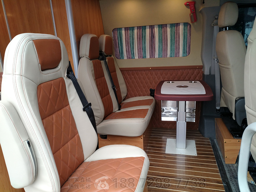 程力大通V80長軸高頂自動(dòng)擋B型房車